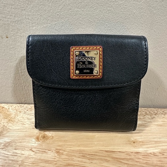Dooney & Bourke Black Leather Compact Wallet - Picture 3 of 9